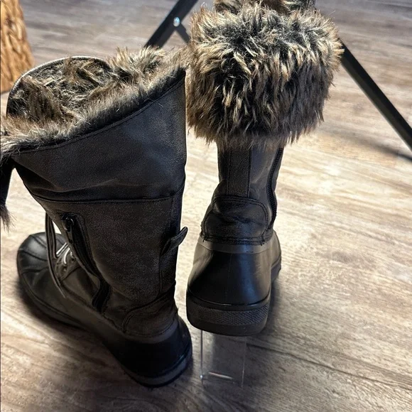 Black and Grey Fur-Lined Winter Duck Boots - Picture 5 of 9